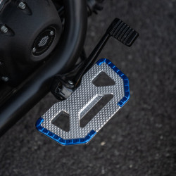 PartzBiz HD FT-F1BB-BLU - Hoprousa Brass Gold Red Blue Driver Footboard Floorboards Footrests Chopper Bobber Hollow-out Diamond For Harley Davidson 2018-2023 Softail Standard Street Bob Low Rider S/ST Breakout - Blue PartzBiz HD FT-F1BB-BLU - Hoprousa Brass Gold Red Blue Driver Footboard Floorboards Footrests Chopper Bobber Hollow-out Diamond For Harley Davidson 2018-2023 Softail Standard Street Bob Low Rider S/ST Breakout - Blue
