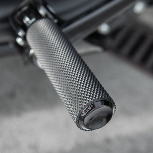 PartzBiz HD: 3461488-Arlen Ness Knurled Fusion Footpegs หมุดเท้า Black Male Mount Rubber Harley PartzBiz HD: 3461488-Arlen Ness Knurled Fusion Footpegs หมุดเท้า Black Male Mount Rubber Harley