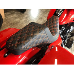PartzBiz HD 808-07B-175-ORGLS-GRIP-BLKCARBON - Saddlemen Orange Lattice Stitch Carbon Fiber Gripper Step Up Seat Harley Touring PartzBiz HD 808-07B-175-ORGLS-GRIP-BLKCARBON - Saddlemen Orange Lattice Stitch Carbon Fiber Gripper Step Up Seat Harley Touring