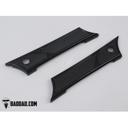 PartzBiz HD BAD-81177-1 - ฝาครอบสลัก Bad Dad Black 900 Series สำหรับ 2014-2017 Harley Touring FLH FLT | 81177 PartzBiz HD BAD-81177-1 - ฝาครอบสลัก Bad Dad Black 900 Series สำหรับ 2014-2017 Harley Touring FLH FLT | 81177