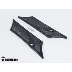 PartzBiz HD BAD-81288-1 - ฝาครอบสลัก Bad Dad Black 900 Series สำหรับ 1993-2013 Harley Touring FLH FLT | 81288-1 PartzBiz HD BAD-81288-1 - ฝาครอบสลัก Bad Dad Black 900 Series สำหรับ 1993-2013 Harley Touring FLH FLT | 81288-1