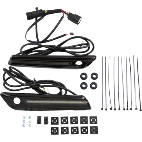 PartzBiz HD: 4421124-Ciro 40071 สีดำ LED ฝาปิดบานพับกระเป๋าข้างเลนส์ควันไฟ RTB สำหรับ Harley 14-Up PartzBiz HD: 4421124-Ciro 40071 สีดำ LED ฝาปิดบานพับกระเป๋าข้างเลนส์ควันไฟ RTB สำหรับ Harley 14-Up