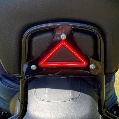 PartzBiz HD: -พนักพิง LED Dynamic Dual Intensity Run/Brake สีดำ Harley FLH/T 14-20