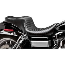 PartzBiz HD LK-021PT - Le Pera สีดำจีบ Cherokee King Queen ที่นั่งผู้โดยสารคนขับ Harley Dyna 06+ PartzBiz HD LK-021PT - Le Pera สีดำจีบ Cherokee King Queen ที่นั่งผู้โดยสารคนขับ Harley Dyna 06+